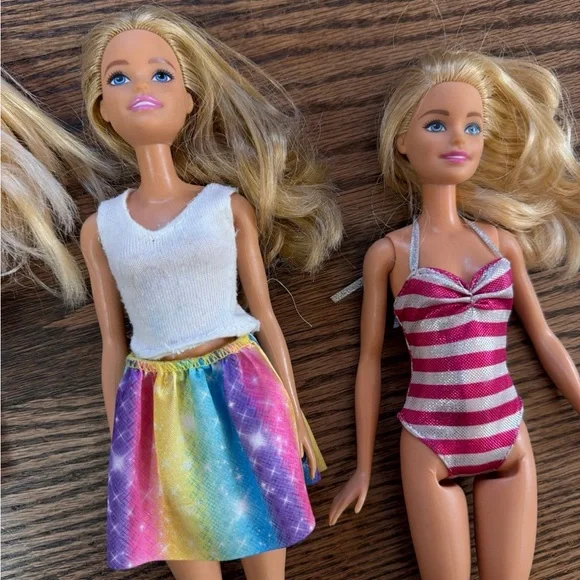 Barbies bundle - Picture 3 of 5